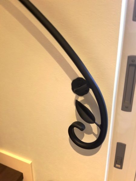 オシャレなお洒落なアイアン手すりが設置完了です!