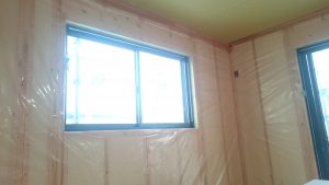 今建設中の建物です