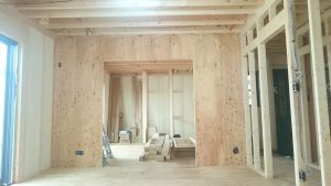 今建設中の建物です