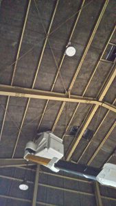 工場天井灯の取り換え作業