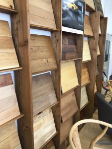 取引先の材料屋さんにお邪魔してきました