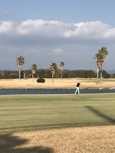 浜名湖にゴルフ