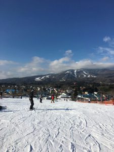 僕は今年人生初のスノーボードに行ってきました。