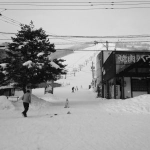 この前のお休みは飛騨までスノーボードに行ってきました。