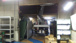 工場天井灯の取り換え作業