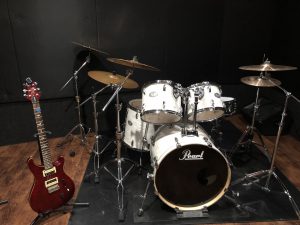 ドラムを始めました
