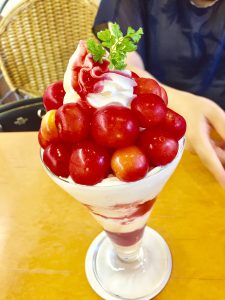 佐藤錦さくらんぼパフェ