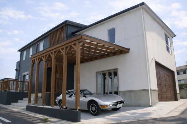 大きなガレージのある家