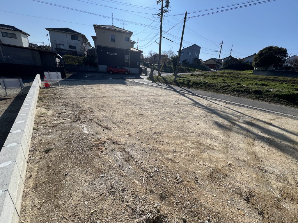 知多市八幡儀七山　B号地（建築条件付き土地）