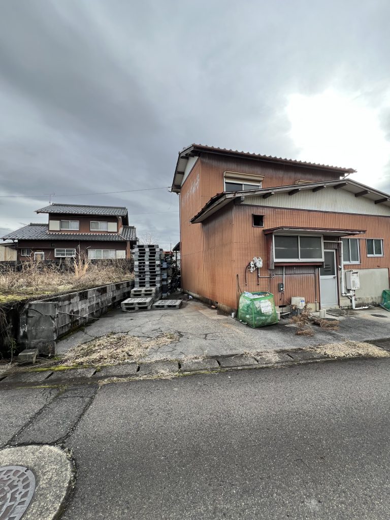 岐阜県関市千疋売倉庫