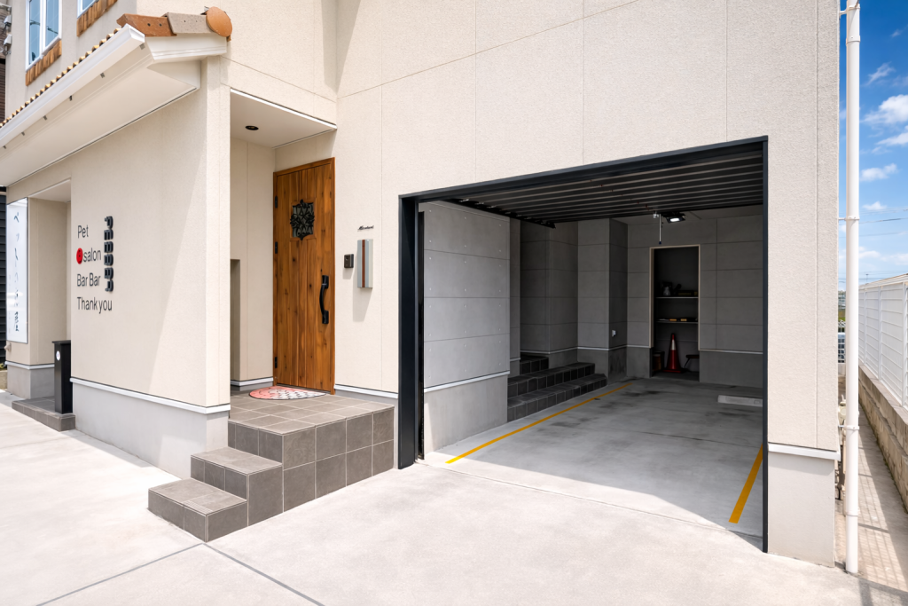 陽が降り積もるガレージハウス｜東海市の詳細画像