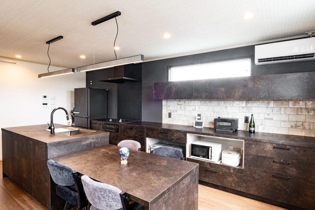 陽が降り積もるガレージハウス｜東海市の詳細画像