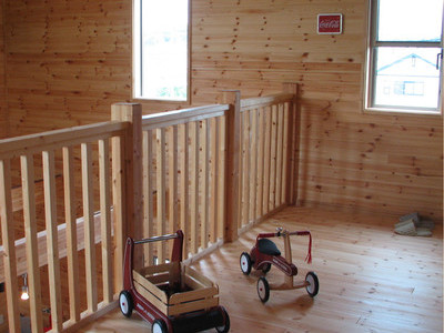 大きなガレージのある家のサムネイル