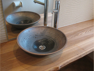 大きなガレージのある家のサムネイル