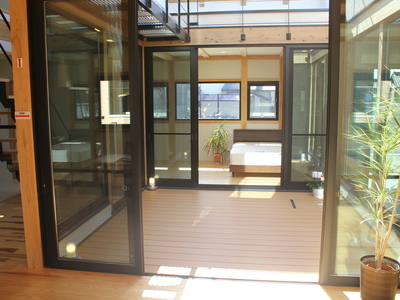 空を感じる家のサムネイル