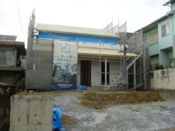 地味に掘り堀り。