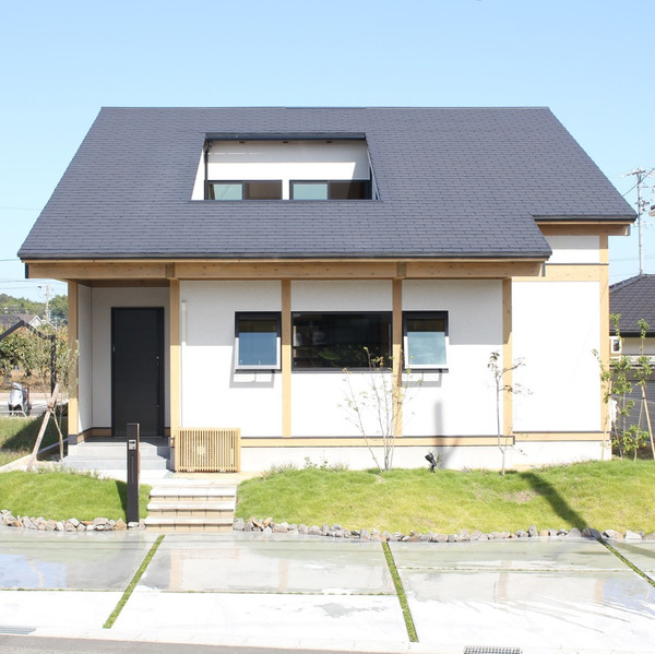 空を感じる家のサムネイル