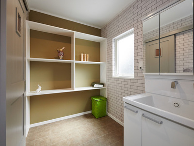 レンガの3階建ての家のサムネイル