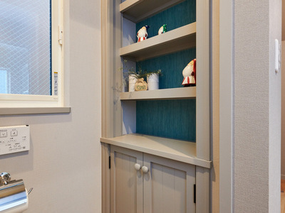 レンガの3階建ての家のサムネイル