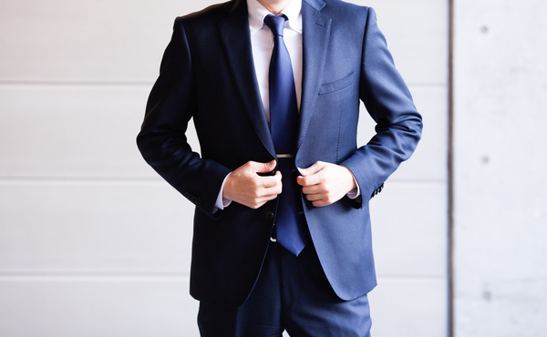 栄和興産ではスーツ着用禁止？