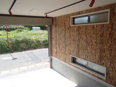 趣味のためのガレージハウスのサムネイル