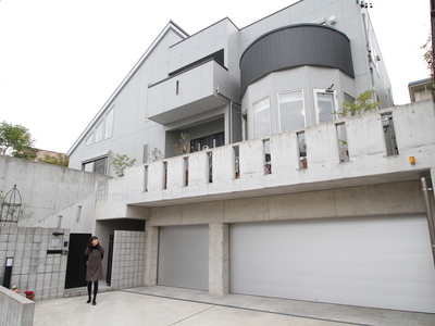 プールのある家のサムネイル