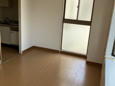 サンシャインハイツ　302号室のサムネイル