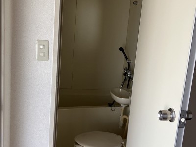 サンシャインハイツ　201号室のサムネイル