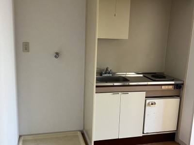 サンシャインハイツ　302号室のサムネイル