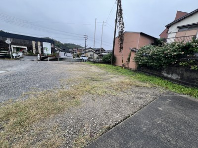 西平子　月極駐車場のサムネイル