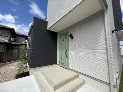 カッコ可愛いシンプルモダンの家のサムネイル