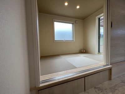 カッコ可愛いシンプルモダンの家のサムネイル