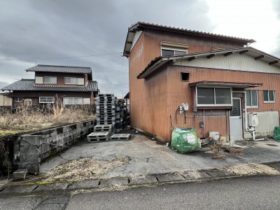 岐阜県関市千疋売倉庫のサムネイル
