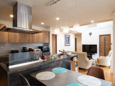 家族と過ごすゆとりある住まいのサムネイル