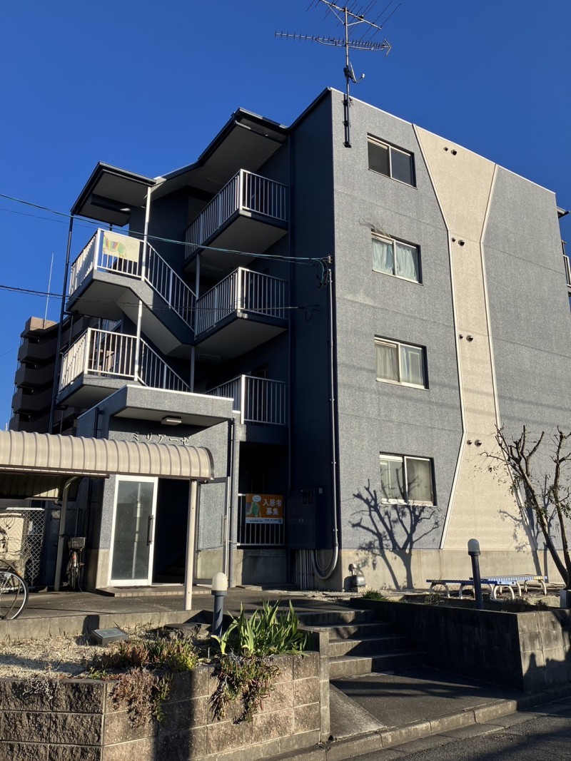 ミリアーゼ101号室のサムネイル