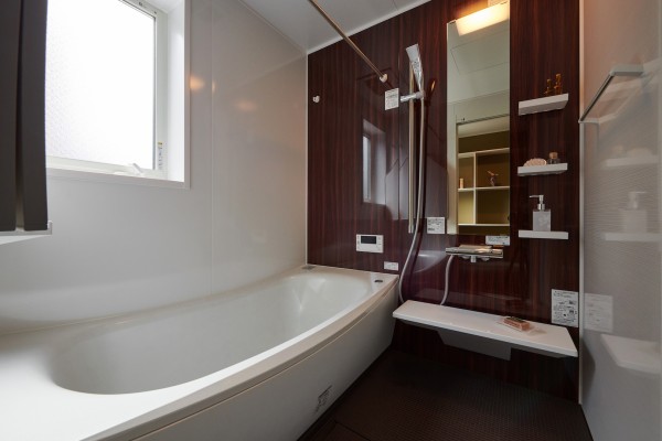 【家づくりノウハウ】バスルームに窓は必要？